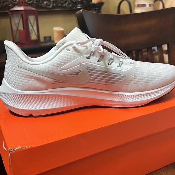 Brand new mens Nike Air Zoom Pegasus 39 in white - Picture 8 of 8